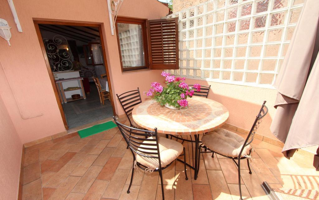 Apartments Villa Lucu 로비니 외부 사진
