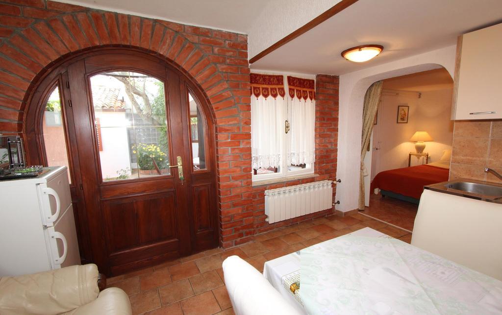 Apartments Villa Lucu 로비니 외부 사진