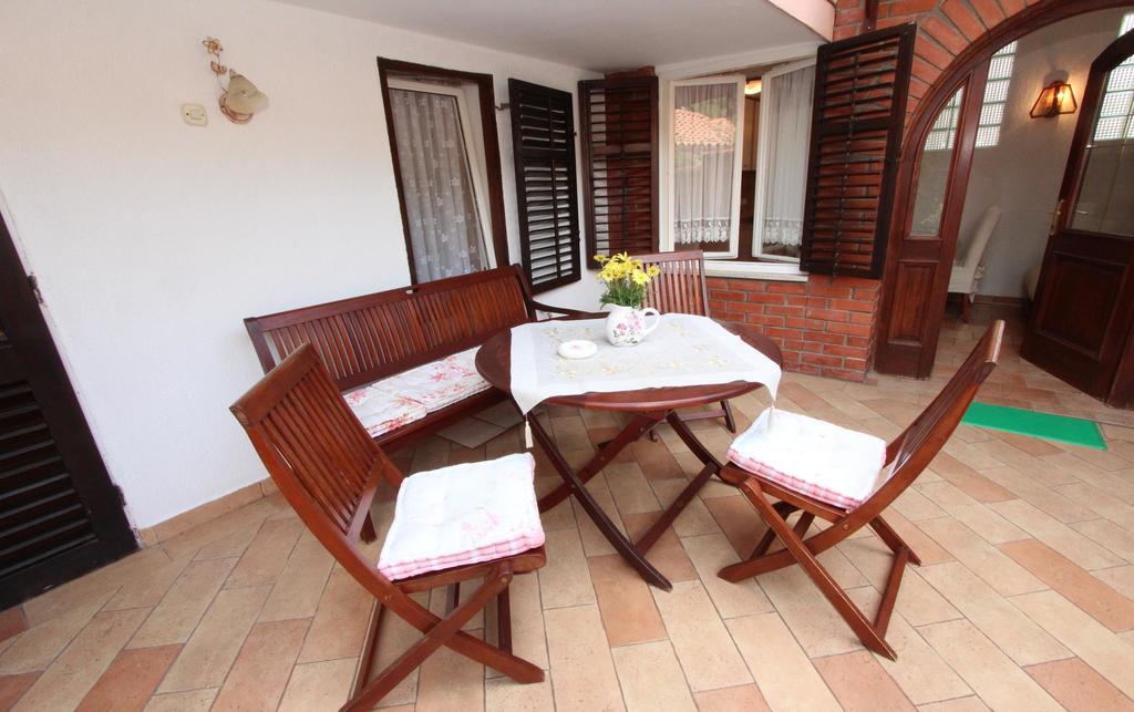 Apartments Villa Lucu 로비니 외부 사진
