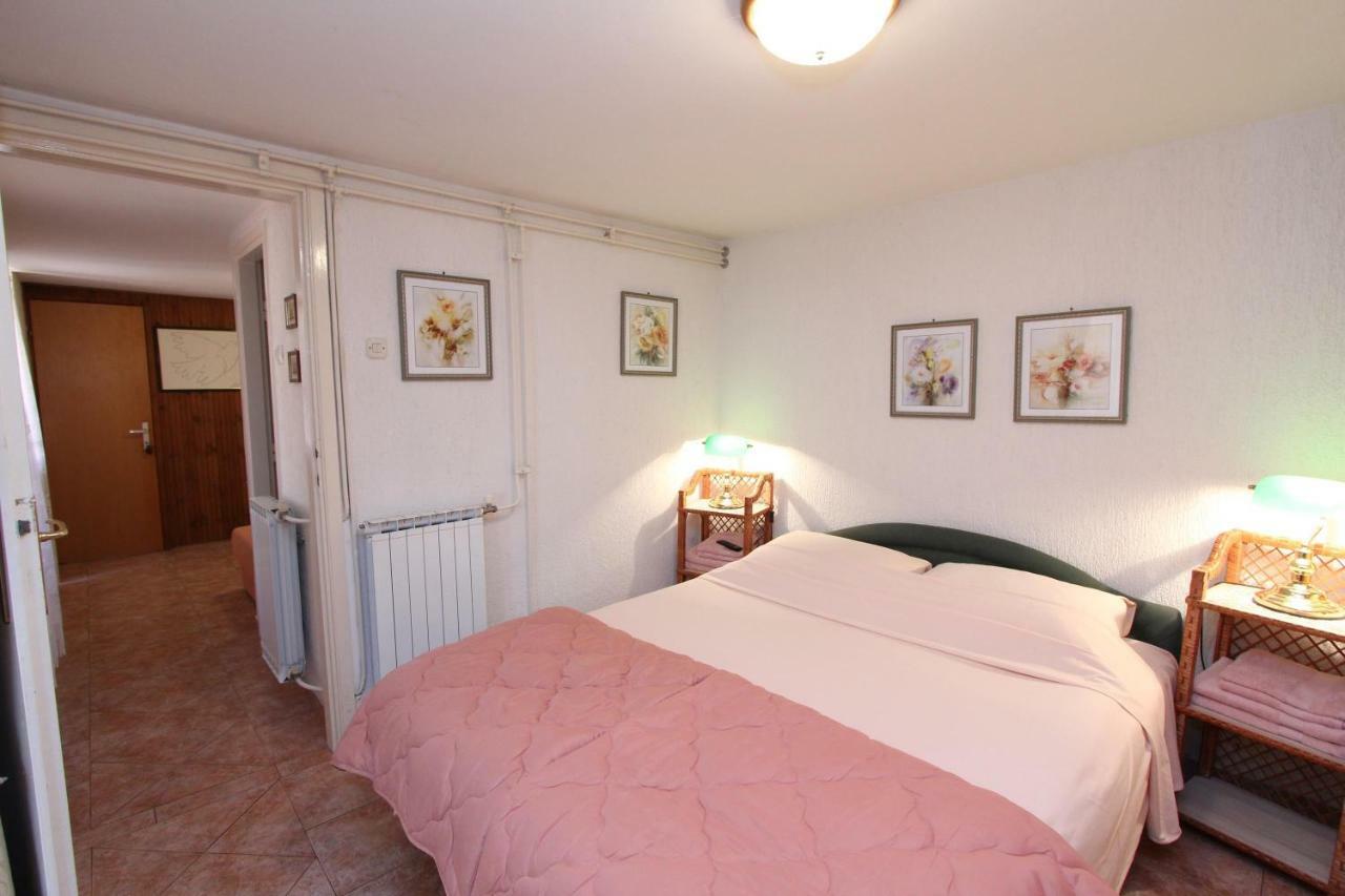 Apartments Villa Lucu 로비니 객실 사진