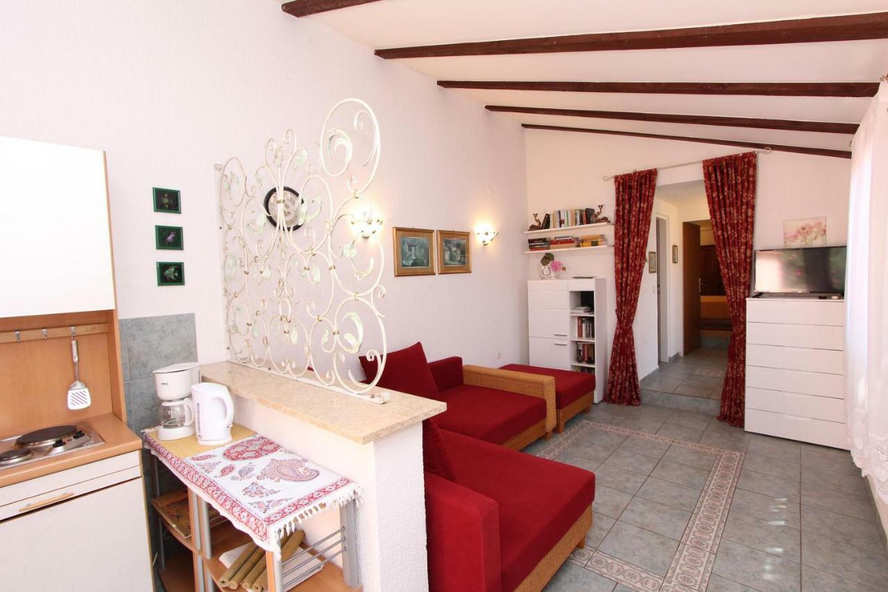Apartments Villa Lucu 로비니 외부 사진