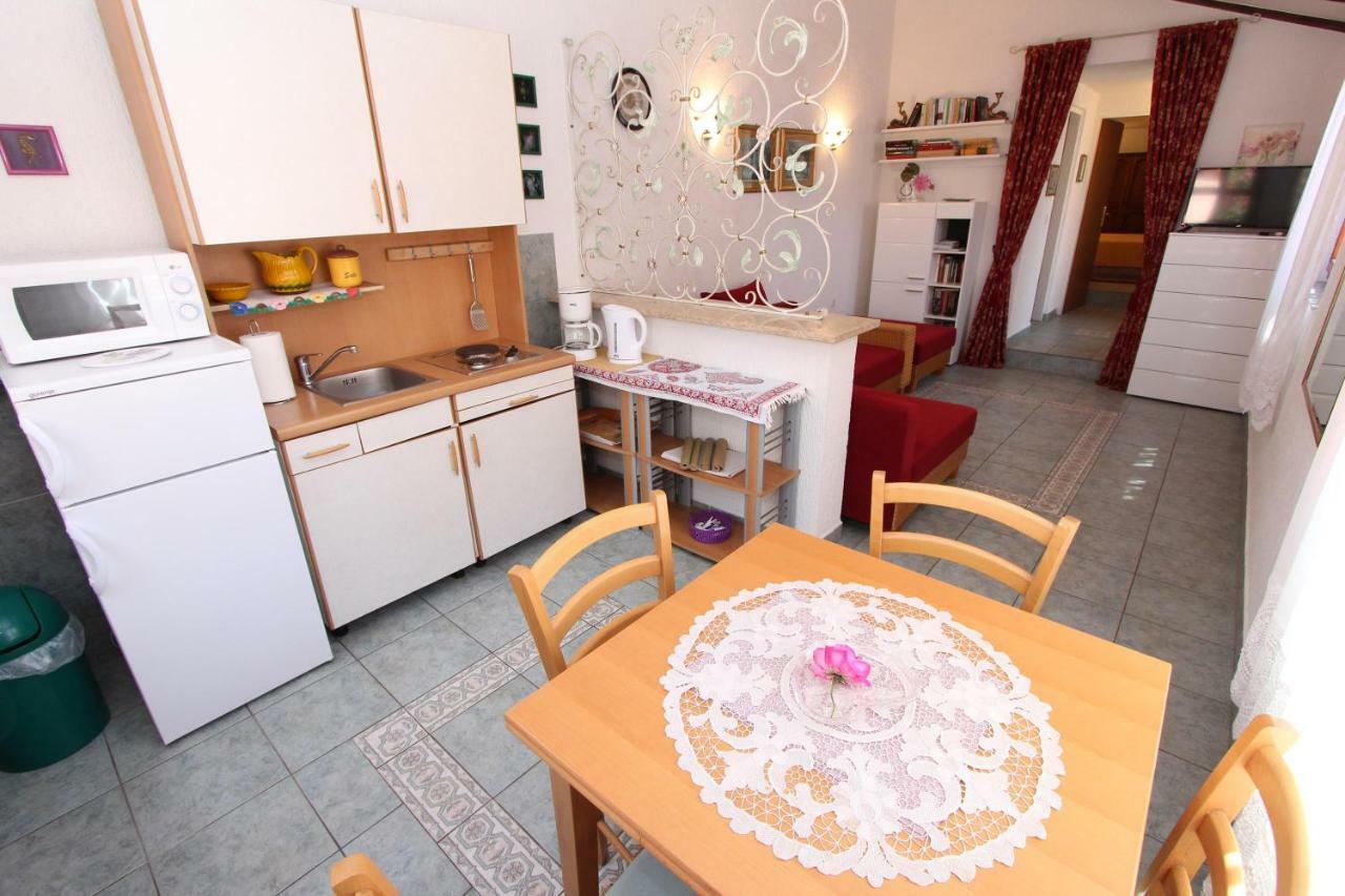 Apartments Villa Lucu 로비니 외부 사진