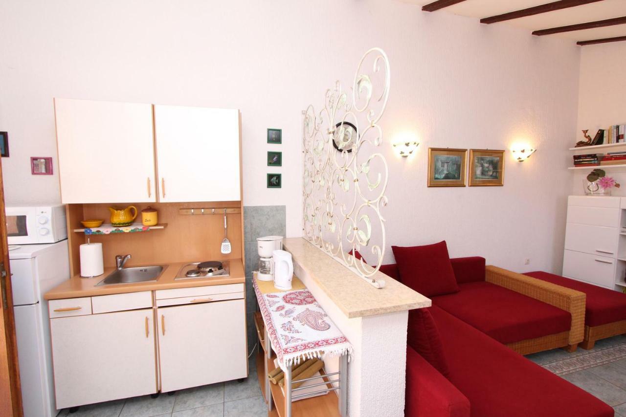 Apartments Villa Lucu 로비니 외부 사진